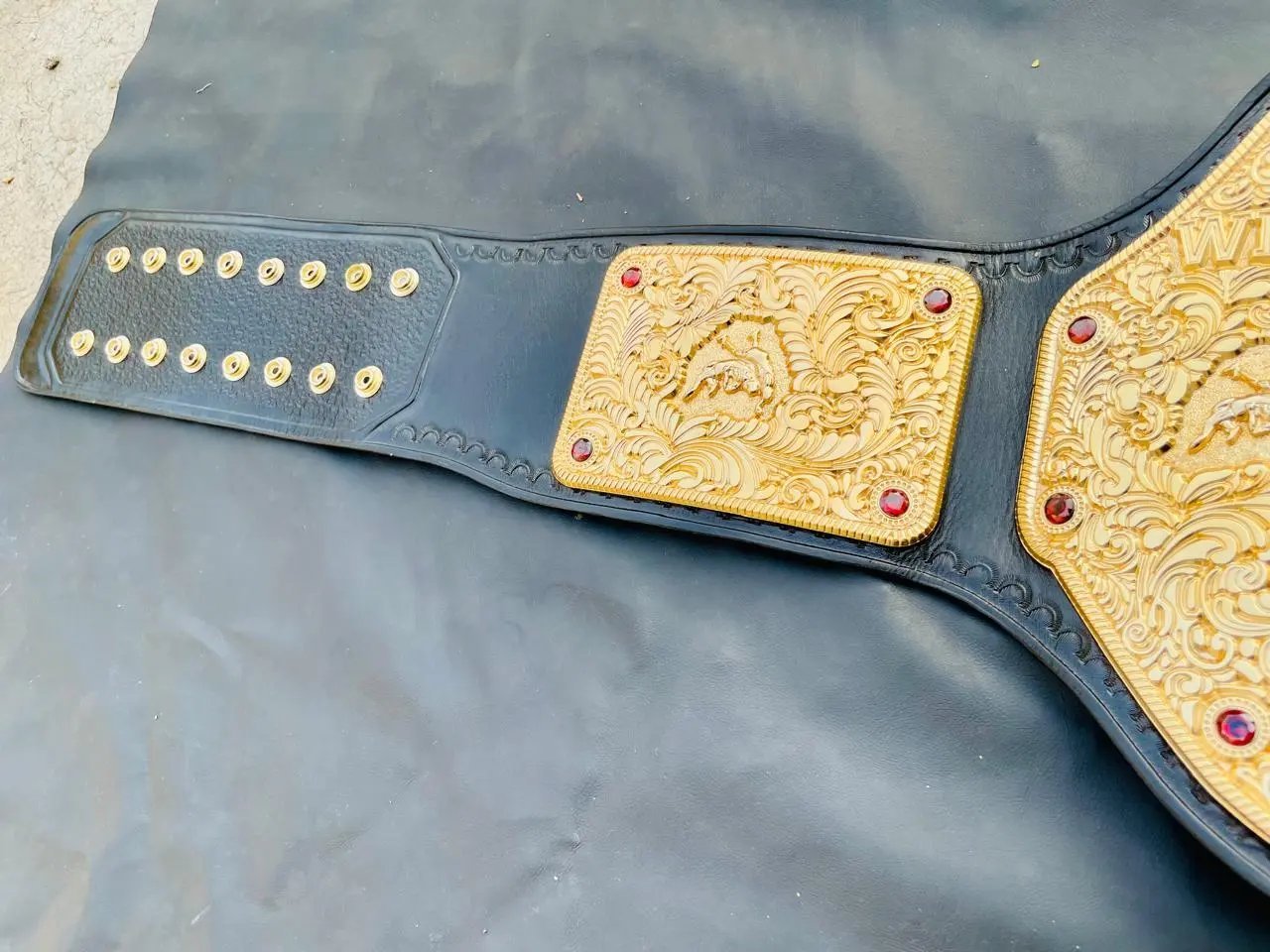 WWE Big Gold Championship Replica Belt (World Heavyweight Wrestling Champion style) - Image 6