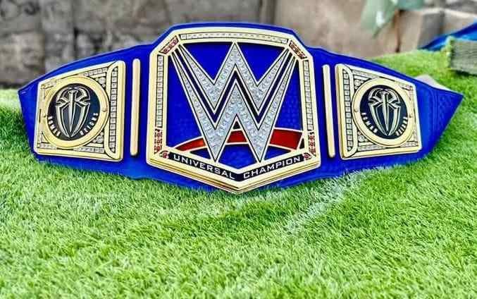 WWE Blue Universal 16mm Replica Championship Belt - Image 2